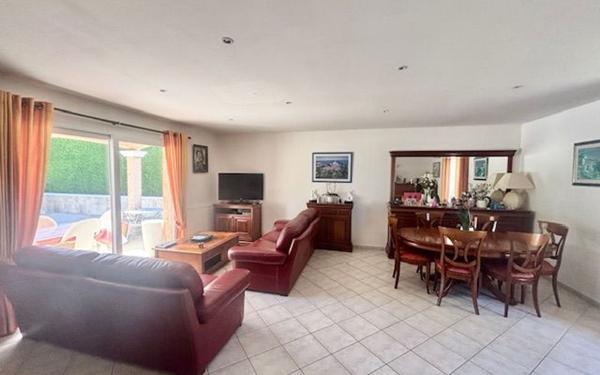 Maison à vendre    5 pièces • 126,82 m2 Misérieux