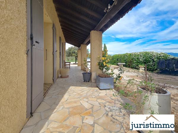 Travaillan (84850) Maison familiale de 170 m² avec grand jardin arboré – Vue sur le Ventoux