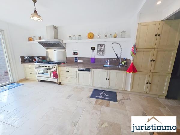 Travaillan (84850) Maison familiale de 170 m² avec grand jardin arboré – Vue sur le Ventoux