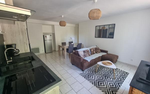 Appartement à louer    3 pièces •  Joyeuse