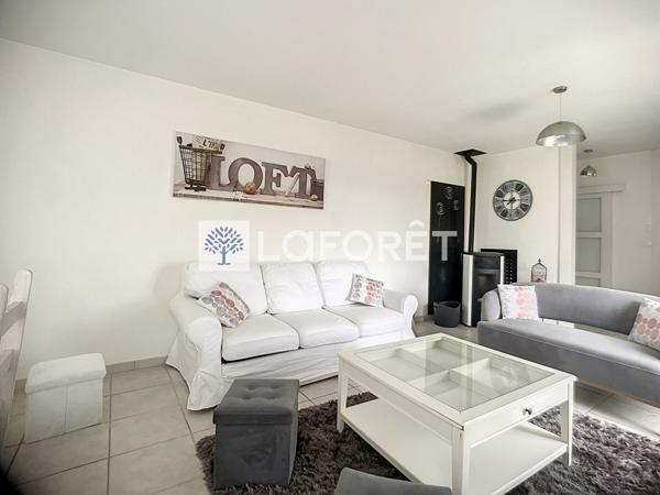 Location maison Saint-Jacques-de-Thouars - 4 pièce(s) - 109 m² - 942 € / mois