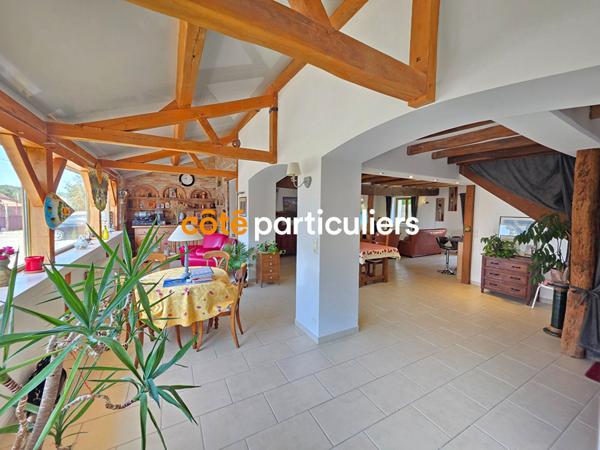 Vente Maison208 m² - 6 Pièces - SAINT VALERIEN (89150)