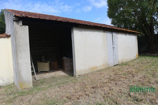 DEPENDANCE SUR MAGNIFIQUE TERRAIN CONSTRUCTIBLE DE 481 M2 . A 10 MN DU CENTRE DE LA ROCHELLE ET A 5 MN DU PORT La Rochelle (17000)
