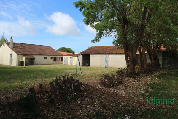 DEPENDANCE SUR MAGNIFIQUE TERRAIN CONSTRUCTIBLE DE 481 M2 . A 10 MN DU CENTRE DE LA ROCHELLE ET A 5 MN DU PORT La Rochelle (17000)