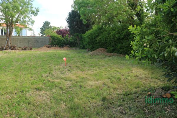 DEPENDANCE SUR MAGNIFIQUE TERRAIN CONSTRUCTIBLE DE 481 M2 . A 10 MN DU CENTRE DE LA ROCHELLE ET A 5 MN DU PORT La Rochelle (17000)