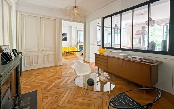 Appartement à vendre    4 pièces • 145,10 m2 Lyon 3