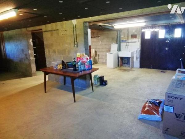 SAINT-VIT MAISON SUR SOUS-SOL