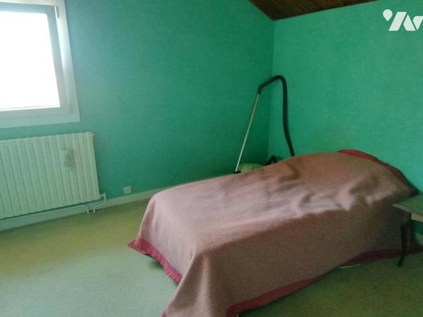 SAINT-VIT MAISON SUR SOUS-SOL