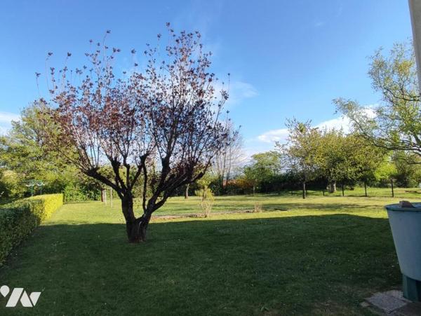 SAINT-VIT MAISON SUR SOUS-SOL