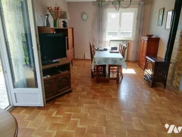 SAINT-VIT MAISON SUR SOUS-SOL