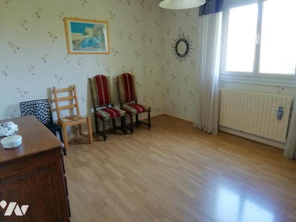 SAINT-VIT MAISON SUR SOUS-SOL