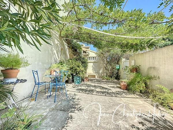 30230 BOUILLARGUES  Villa  5 pièces 156 m2 avec Piscine et Garage