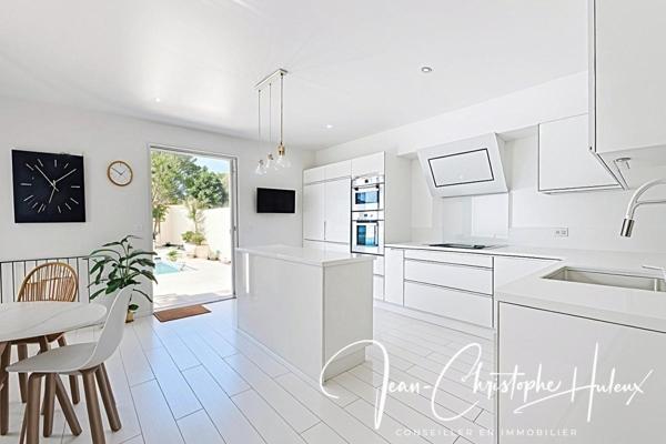 30230 BOUILLARGUES  Villa  5 pièces 156 m2 avec Piscine et Garage