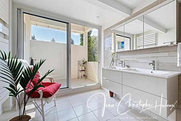 30230 BOUILLARGUES  Villa  5 pièces 156 m2 avec Piscine et Garage