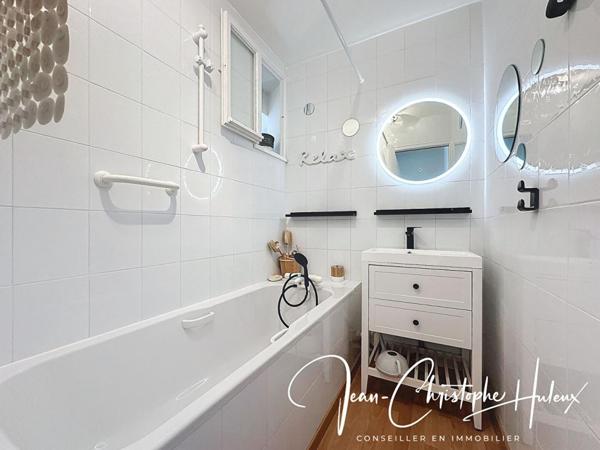 30230 BOUILLARGUES  Villa  5 pièces 156 m2 avec Piscine et Garage