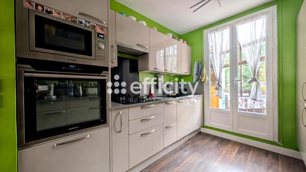 Appartement
         3 pièces
        - 80 m² Exclusivité 265 000 € *