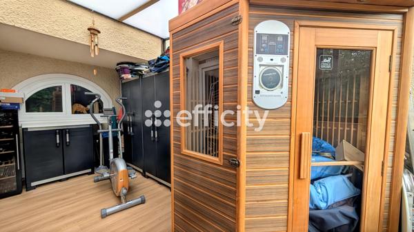 Appartement
         3 pièces
        - 80 m² Exclusivité 265 000 € *