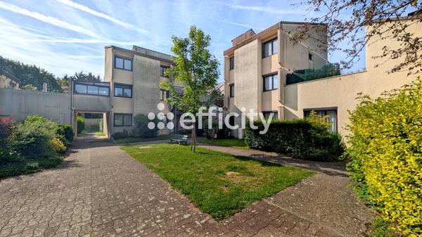 Appartement
         3 pièces
        - 80 m² Exclusivité 265 000 € *