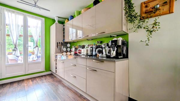 Appartement
         3 pièces
        - 80 m² Exclusivité 265 000 € *