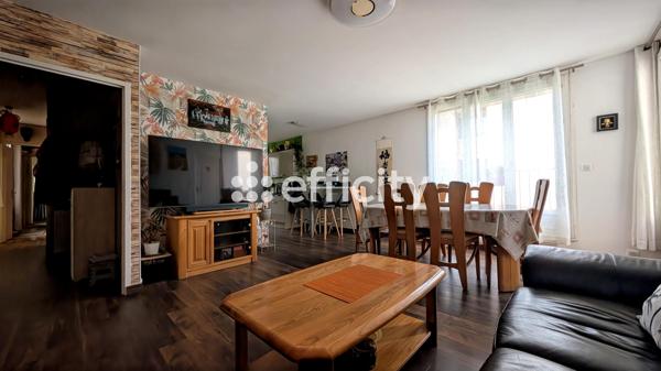 Appartement
         3 pièces
        - 80 m² Exclusivité 265 000 € *