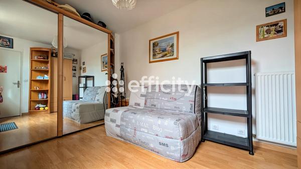 Appartement
         3 pièces
        - 80 m² Exclusivité 265 000 € *