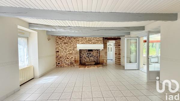Maison traditionnelle 4 pièces de 95 m² à Saint-Caradec-Trégomel (56540)