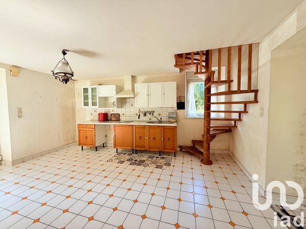 Maison traditionnelle 4 pièces de 95 m² à Saint-Caradec-Trégomel (56540)