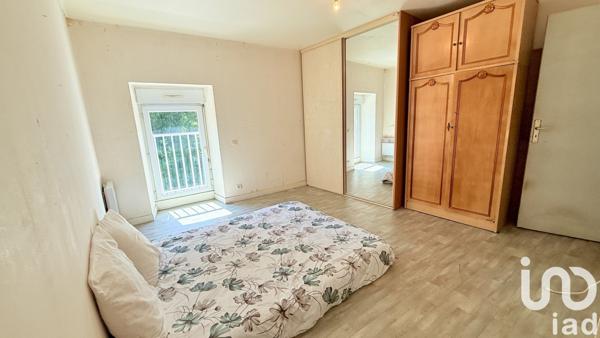 Maison traditionnelle 4 pièces de 95 m² à Saint-Caradec-Trégomel (56540)