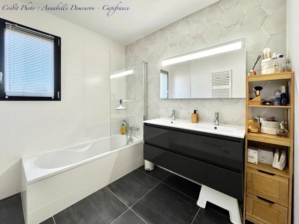 VOLVIC - Maison contemporaine de plain-pied – 110 m² – DPE A – 3 chambres – Terrain 501 m² – Aucuns travaux