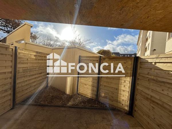 Location Studio 25.7 m² - 2 RUE LE FULTON Bourges 18000