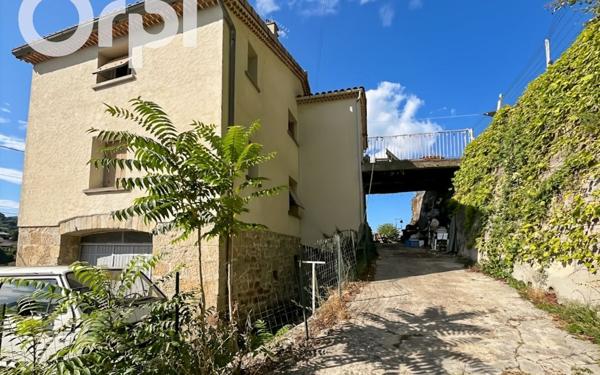 Immeuble à vendre    7 pièces • 160 m2 Labégude