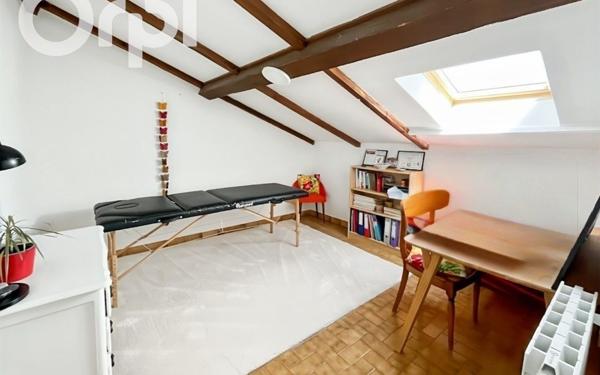 Immeuble à vendre    7 pièces • 160 m2 Labégude