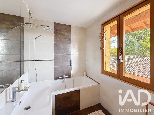 Appartement à vendre 4 pièces 101,9 m² Prévessin-Moëns