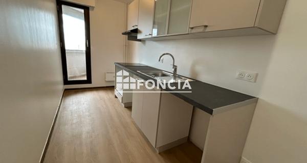Location Appartement 3 pièces 83.21 m² - Créteil 94000