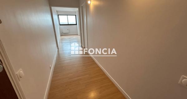Location Appartement 3 pièces 83.21 m² - Créteil 94000