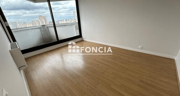 Location Appartement 3 pièces 83.21 m² - Créteil 94000