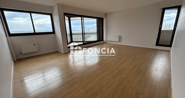 Location Appartement 3 pièces 83.21 m² - Créteil 94000