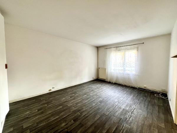 Sevran (93270) Sevran Village grand F1 avec parking et cellier