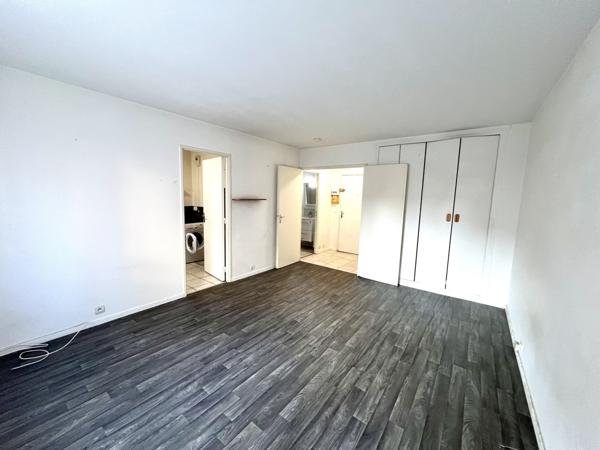 Sevran (93270) Sevran Village grand F1 avec parking et cellier