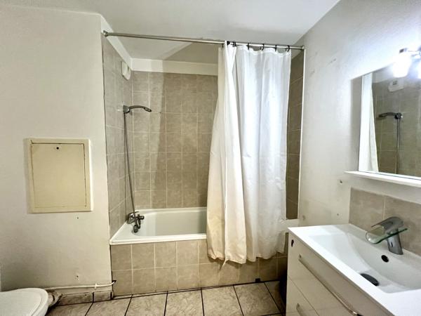 Sevran (93270) Sevran Village grand F1 avec parking et cellier