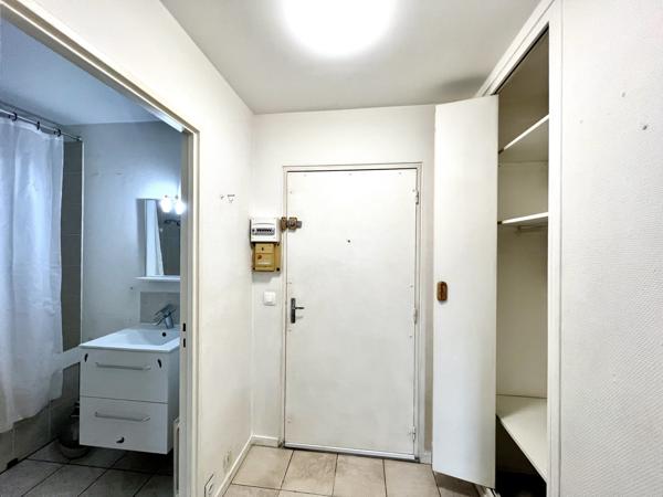 Sevran (93270) Sevran Village grand F1 avec parking et cellier