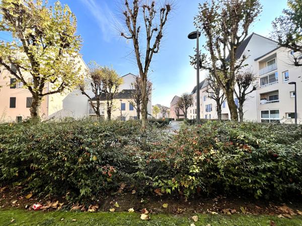 Sevran (93270) Sevran Village grand F1 avec parking et cellier