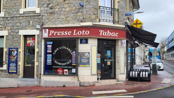 Fonds De Commerce
        
        - 95 m² 154 000 € *