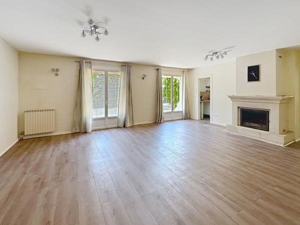 Maison 452 790 € Latresne 5 p 127 m² DPE D