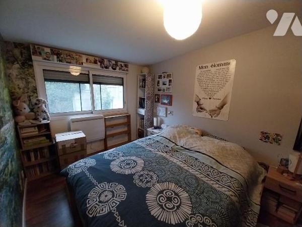 VITRE. Dans lotissement calme, maison Type 4 d'environ 82 m2 Hab. sur terrain de 271 m2. Séjour...