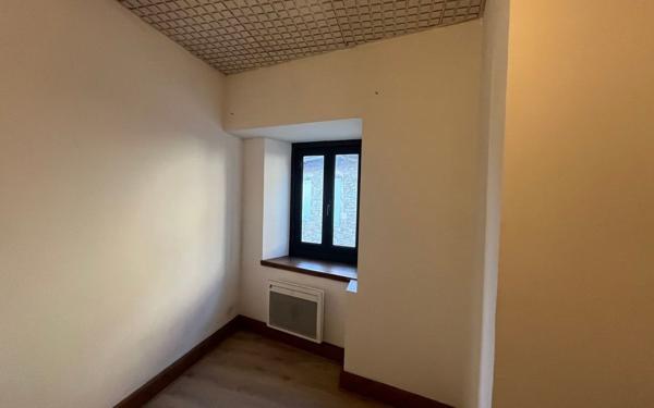 Appartement à louer    3 pièces • 44 m2 Mende