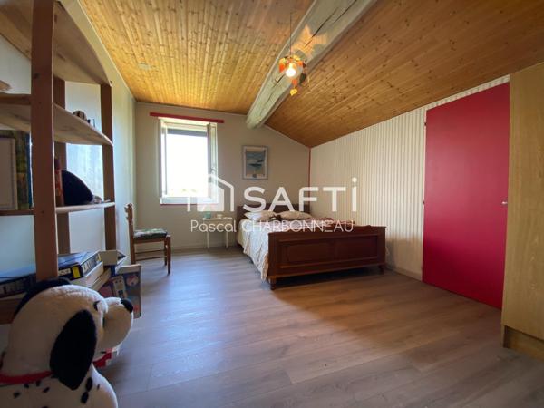 Maison en pierre 3 chambres grandes dependances garage camping car