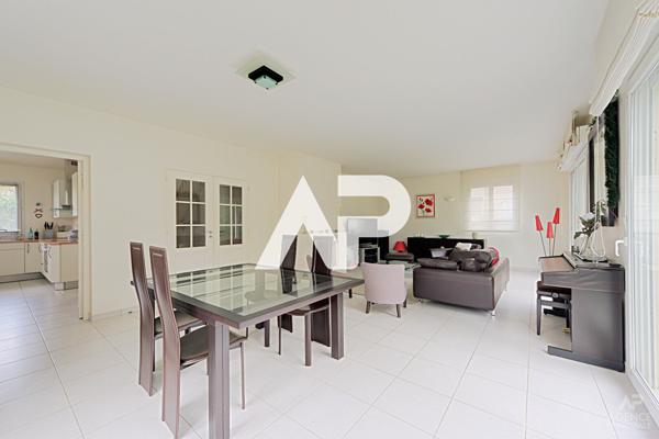 Maison Rueil Malmaison 7 pièce(s) 159m2 €1 250 000 ** - Référence 19741