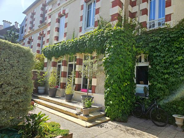 CAEN RIVE DROITE Élégante maison de caractère de 1913 avec 6 chambres