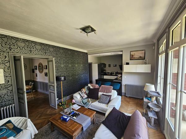 CAEN RIVE DROITE Élégante maison de caractère de 1913 avec 6 chambres